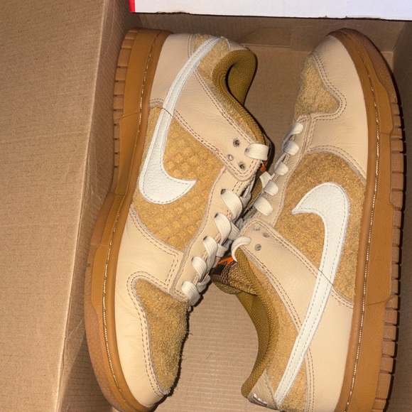 Nike Dunk Low Retro Waffle Wheat Size 8M/9.5W FZ4041-744 - Picture 10 of 11